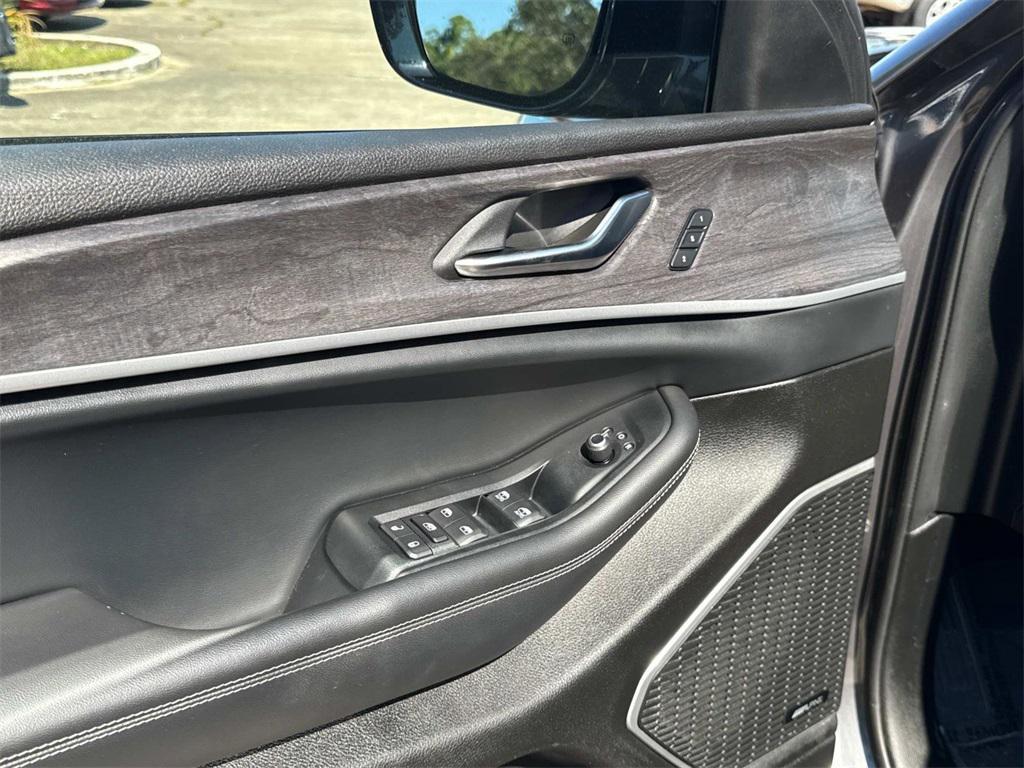 used 2021 Jeep Grand Cherokee L car, priced at $23,555