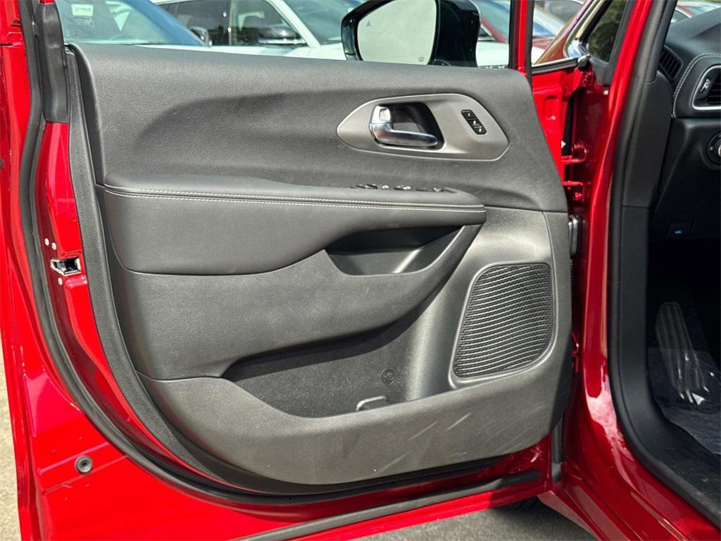 new 2026 Chrysler Pacifica car, priced at $46,930