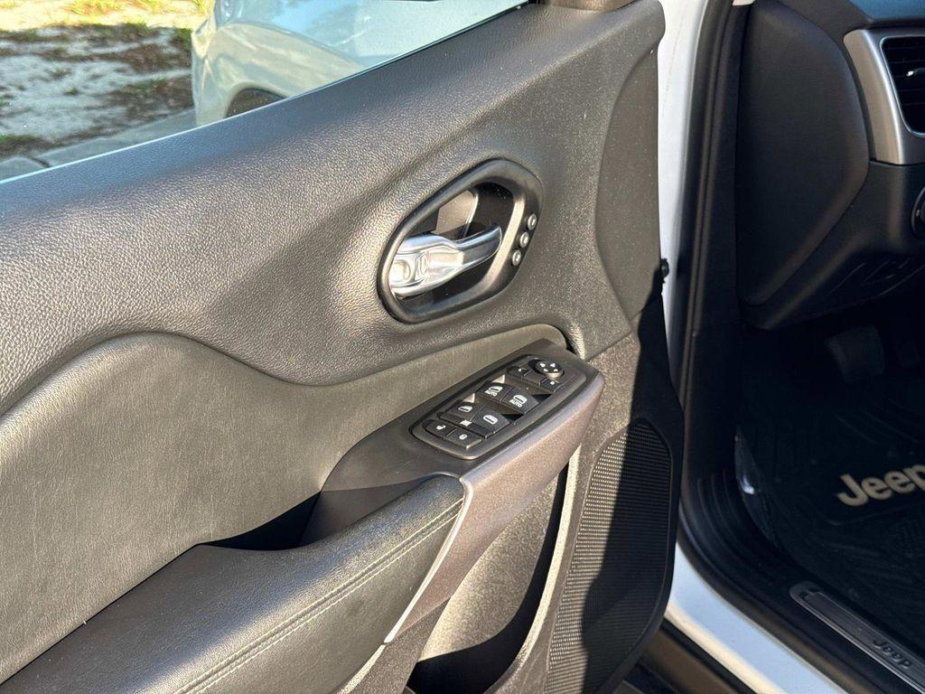 used 2021 Jeep Cherokee car, priced at $22,111