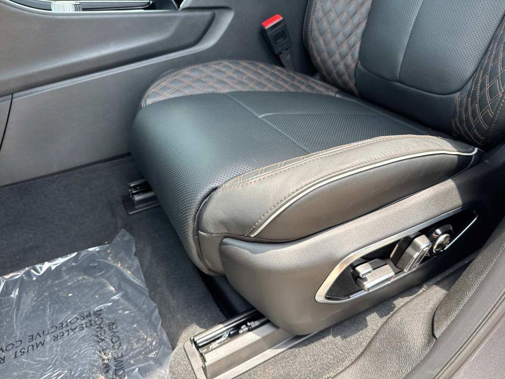 new 2025 Jeep Grand Cherokee L car, priced at $72,420