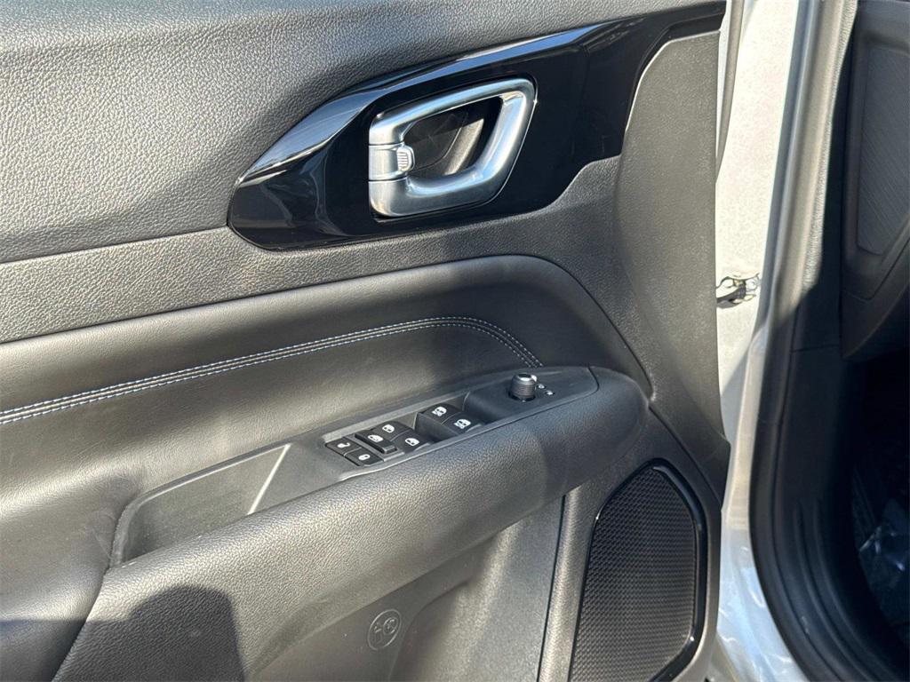 new 2026 Jeep Compass car, priced at $36,100