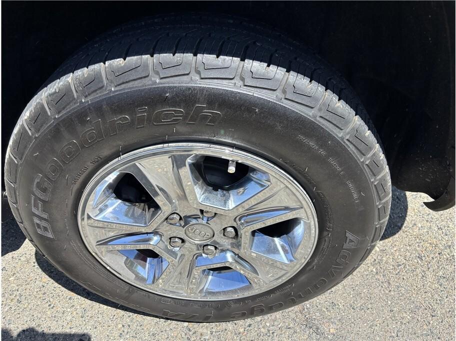 used 2016 Jeep Grand Cherokee car, priced at $11,995