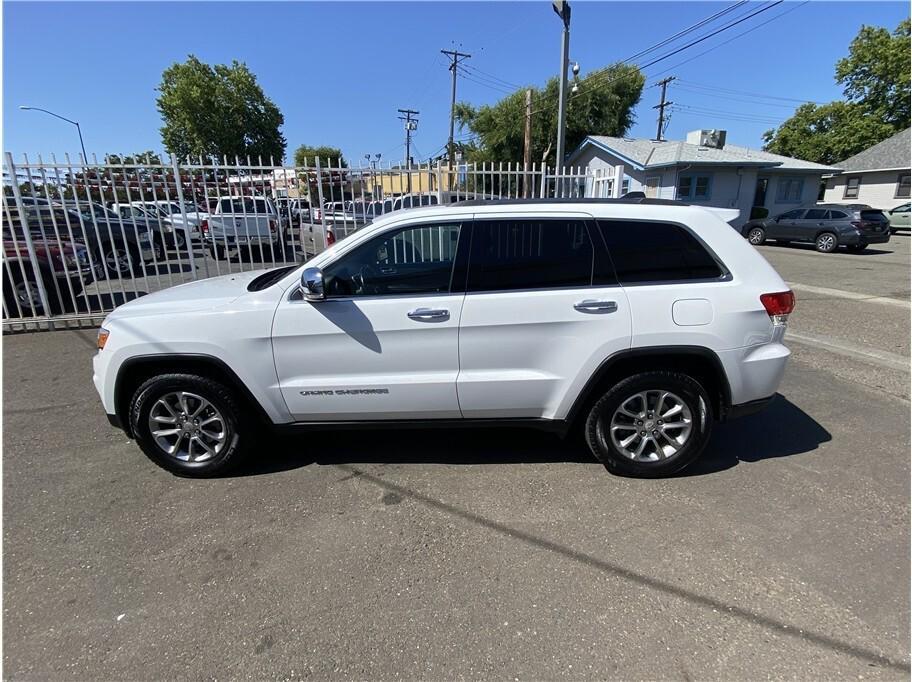 used 2015 Jeep Grand Cherokee car, priced at $11,995