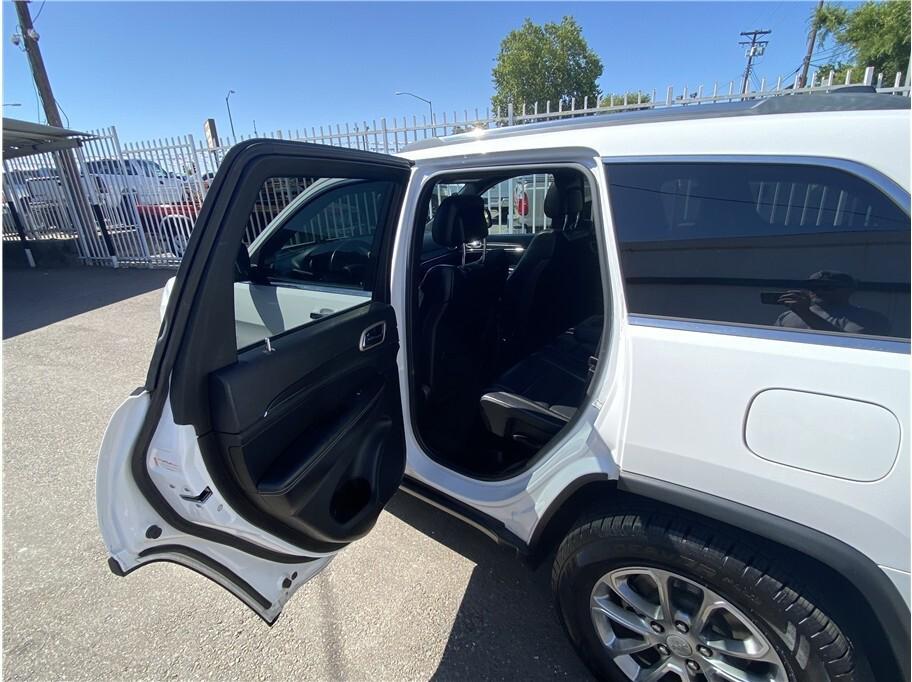 used 2015 Jeep Grand Cherokee car, priced at $11,995