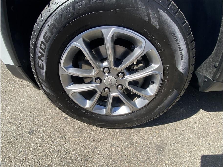 used 2015 Jeep Grand Cherokee car, priced at $11,995