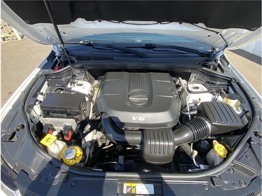 used 2015 Jeep Grand Cherokee car, priced at $11,995