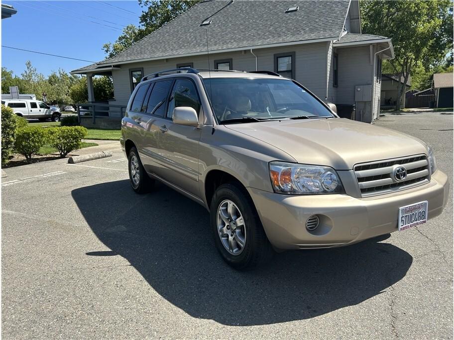 used 2006 Toyota Highlander car, priced at $7,995