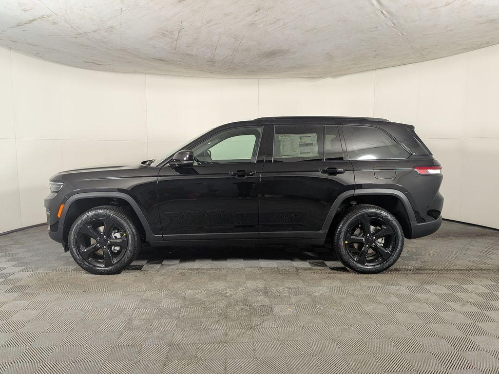 new 2025 Jeep Grand Cherokee car, priced at $48,758