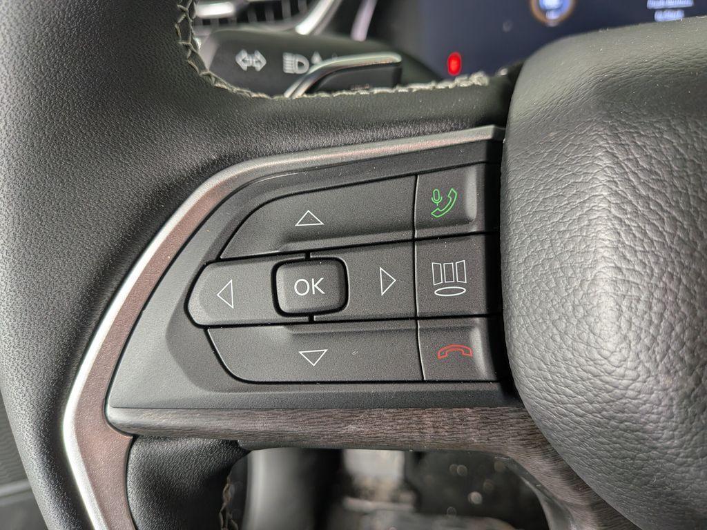 new 2025 Jeep Grand Cherokee car, priced at $48,758