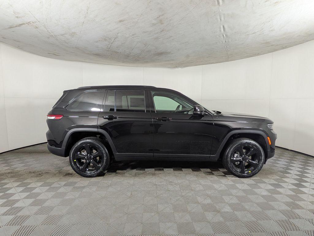 new 2025 Jeep Grand Cherokee car, priced at $48,758
