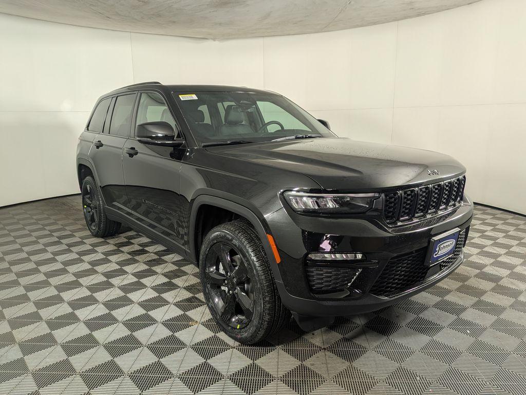 new 2025 Jeep Grand Cherokee car, priced at $48,758