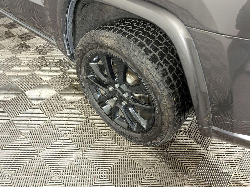 used 2021 Jeep Grand Cherokee car, priced at $22,792