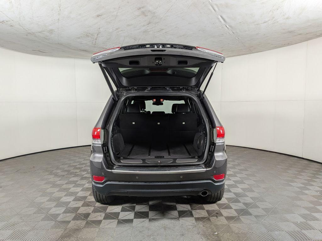 used 2016 Jeep Grand Cherokee car, priced at $17,128