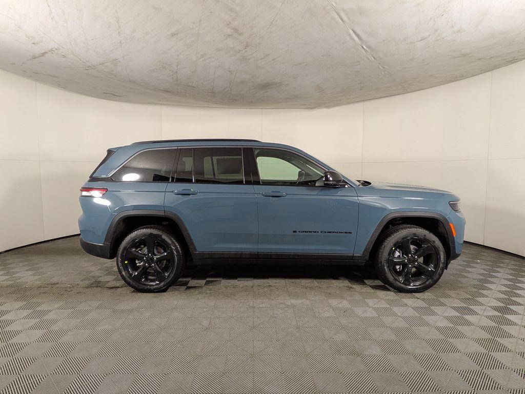 new 2026 Jeep Grand Cherokee car, priced at $50,043