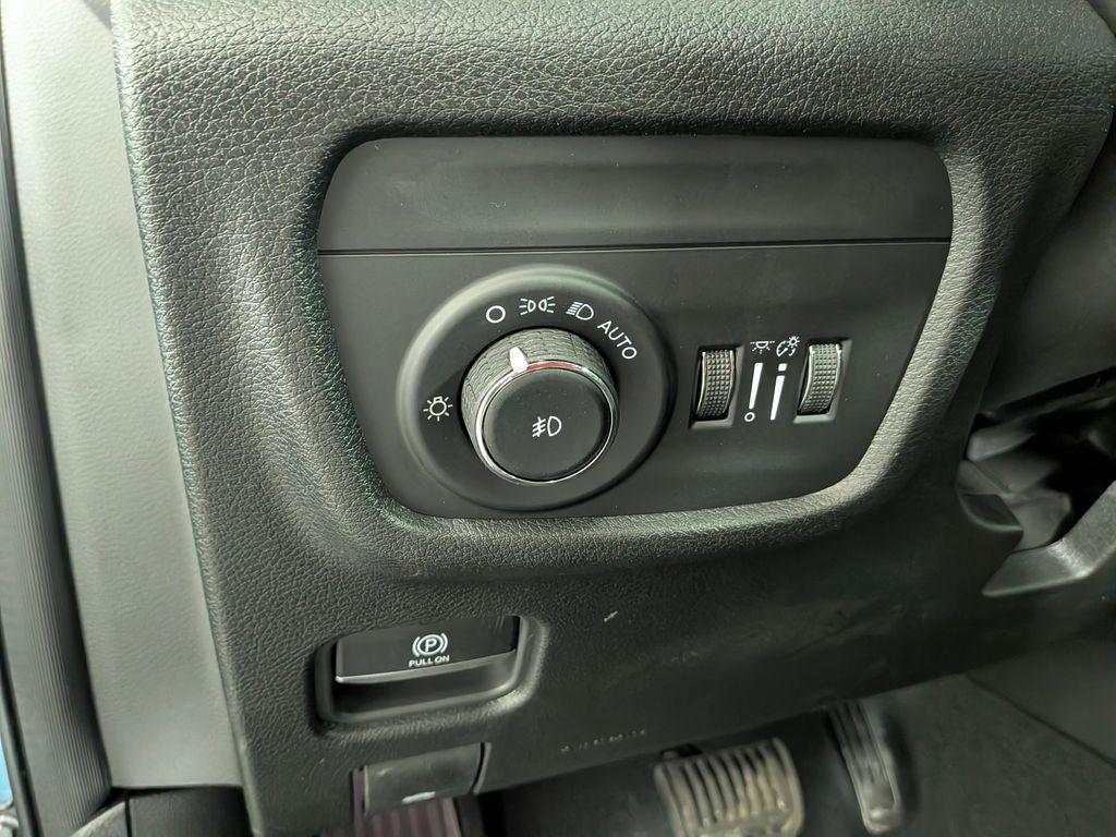 new 2026 Jeep Grand Cherokee car, priced at $50,043