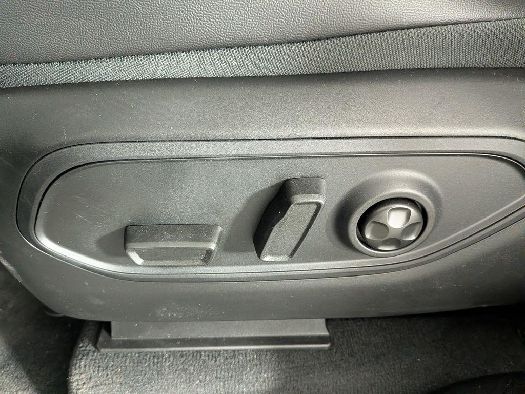 new 2026 Jeep Grand Cherokee car, priced at $50,043