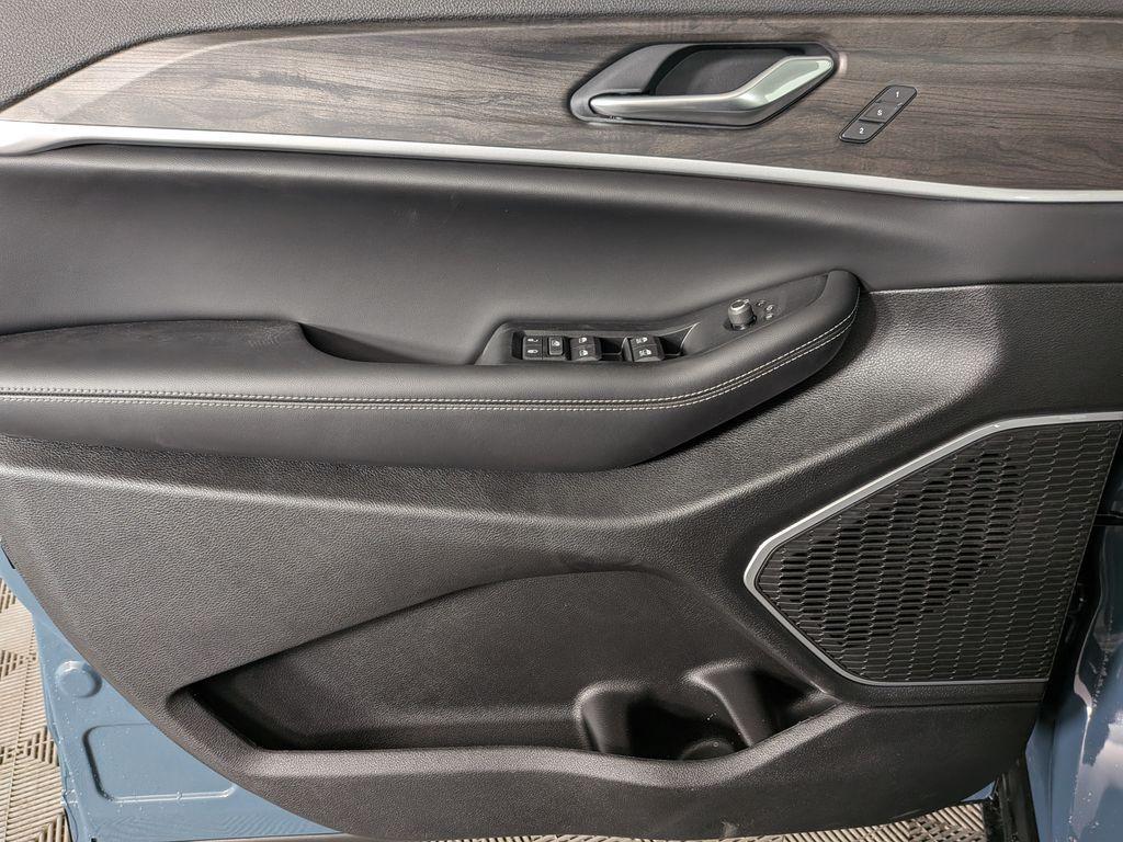 new 2026 Jeep Grand Cherokee car, priced at $50,043