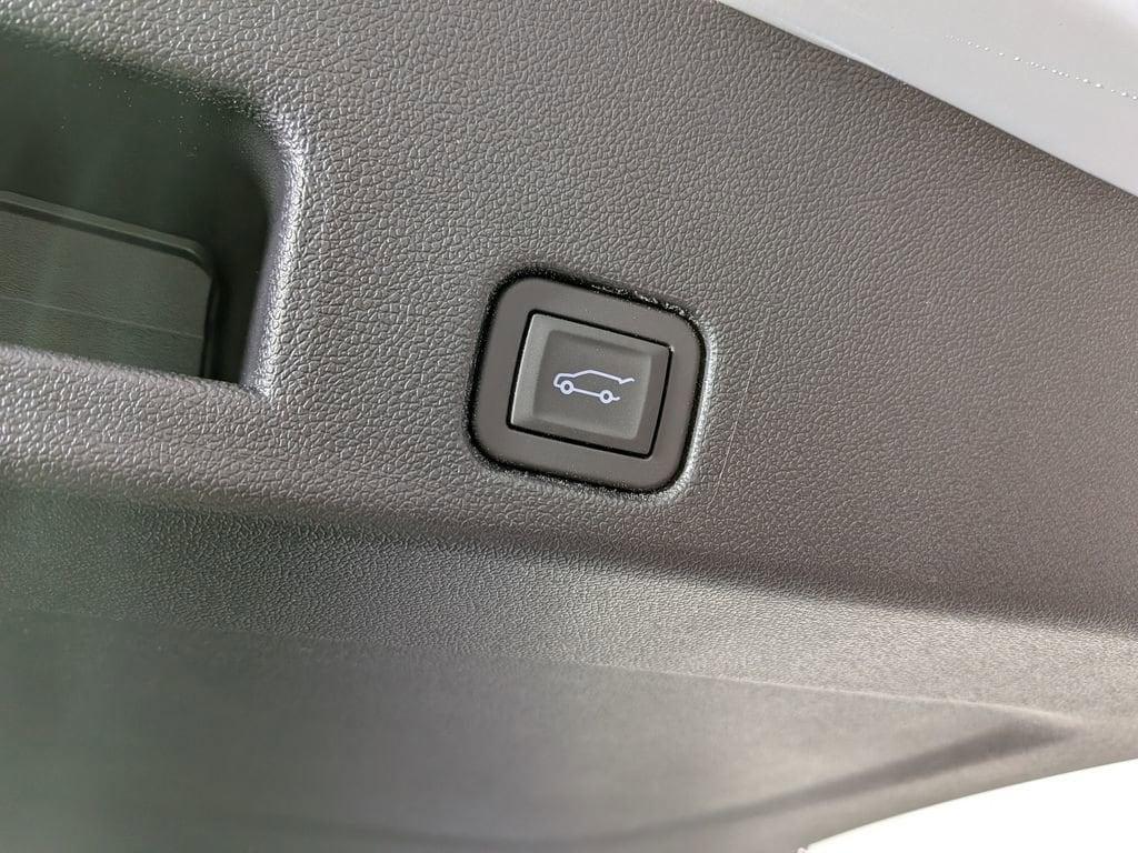 new 2026 Chevrolet Traverse car, priced at $62,089