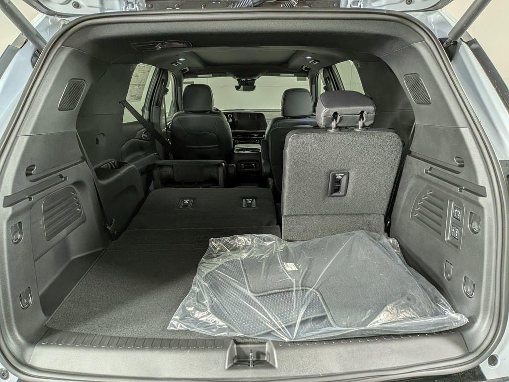 new 2026 Chevrolet Traverse car, priced at $62,089