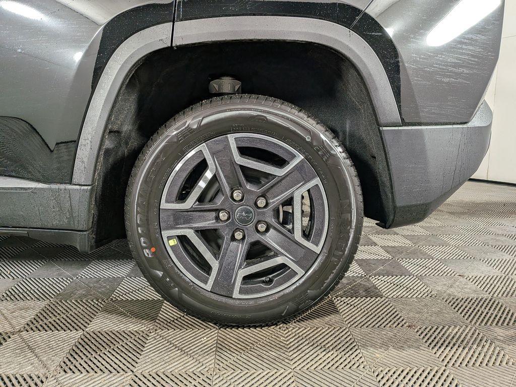 new 2026 Jeep Cherokee car, priced at $41,684