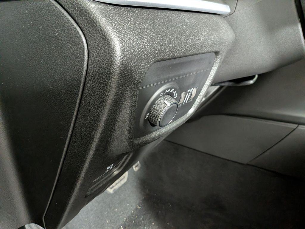 new 2026 Jeep Grand Cherokee car, priced at $40,401