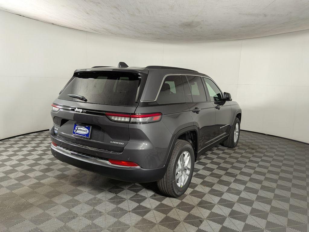new 2026 Jeep Grand Cherokee car, priced at $40,401
