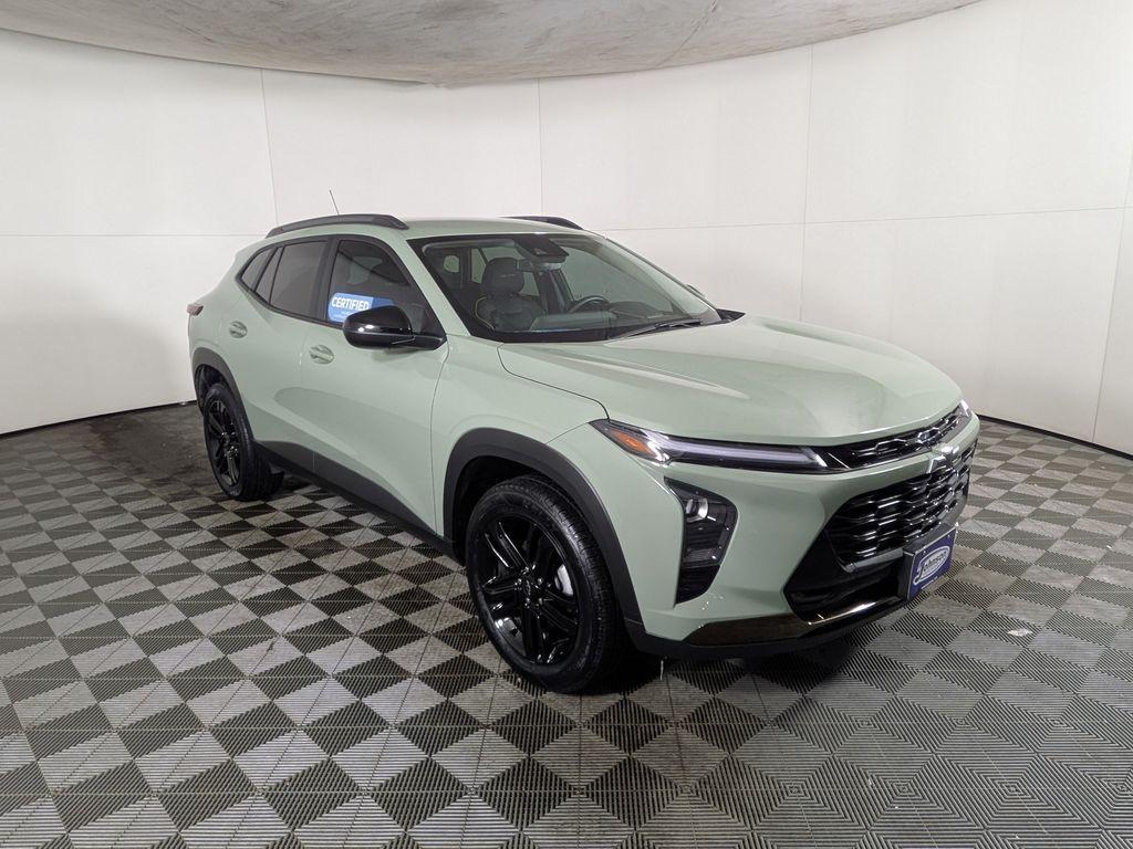 used 2025 Chevrolet Trax car, priced at $23,488