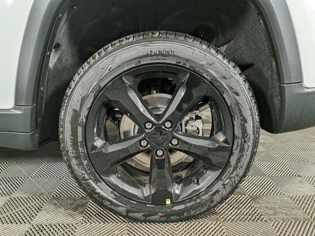 new 2025 Jeep Grand Cherokee car, priced at $46,194