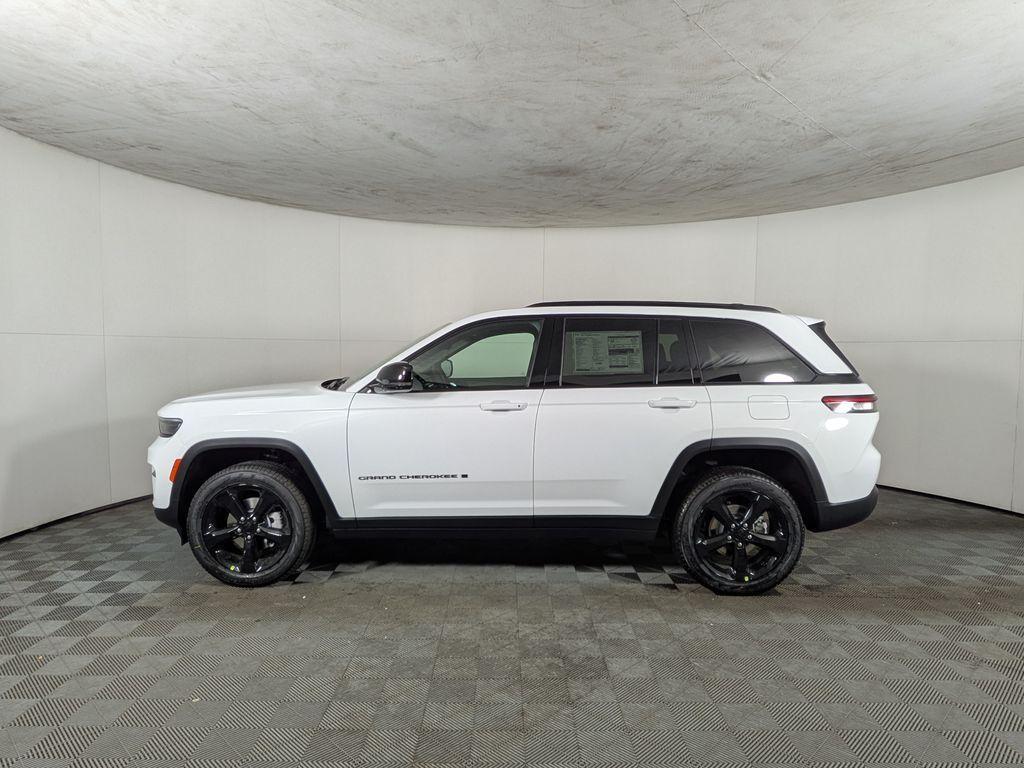 new 2025 Jeep Grand Cherokee car, priced at $46,194