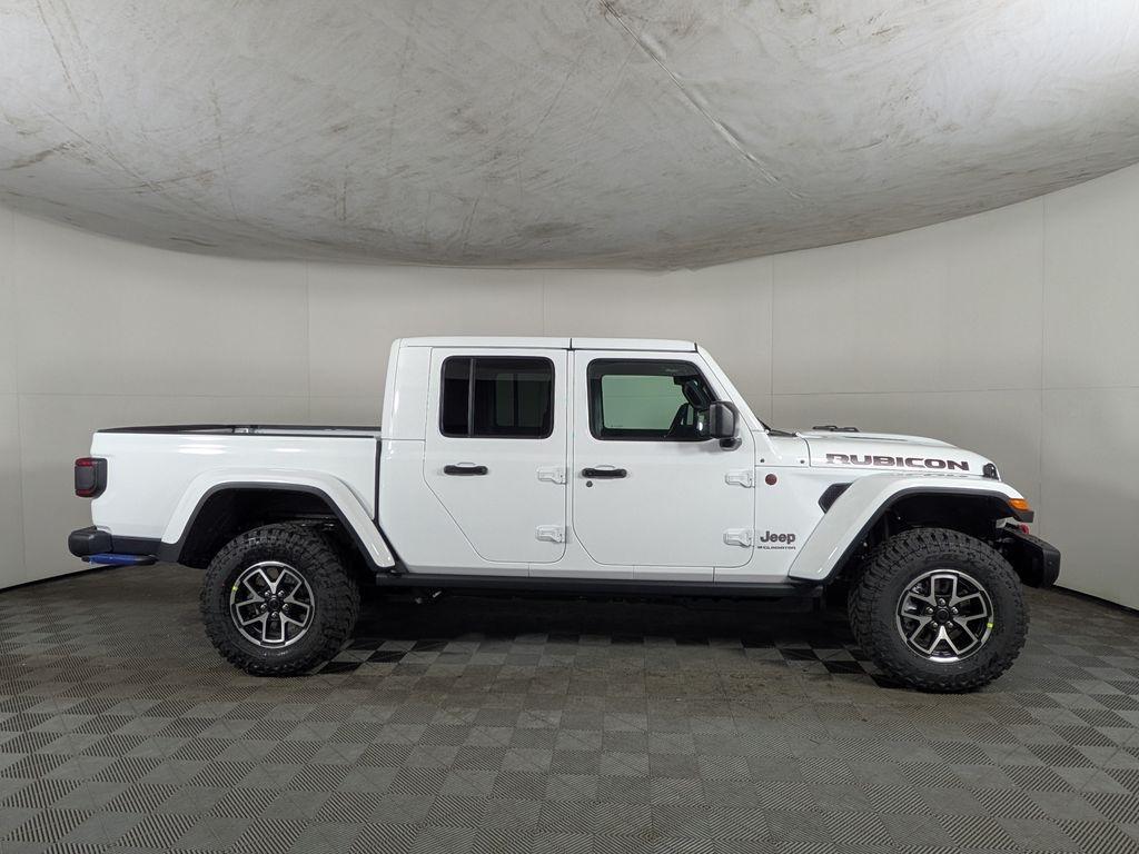 new 2026 Jeep Gladiator car, priced at $52,781