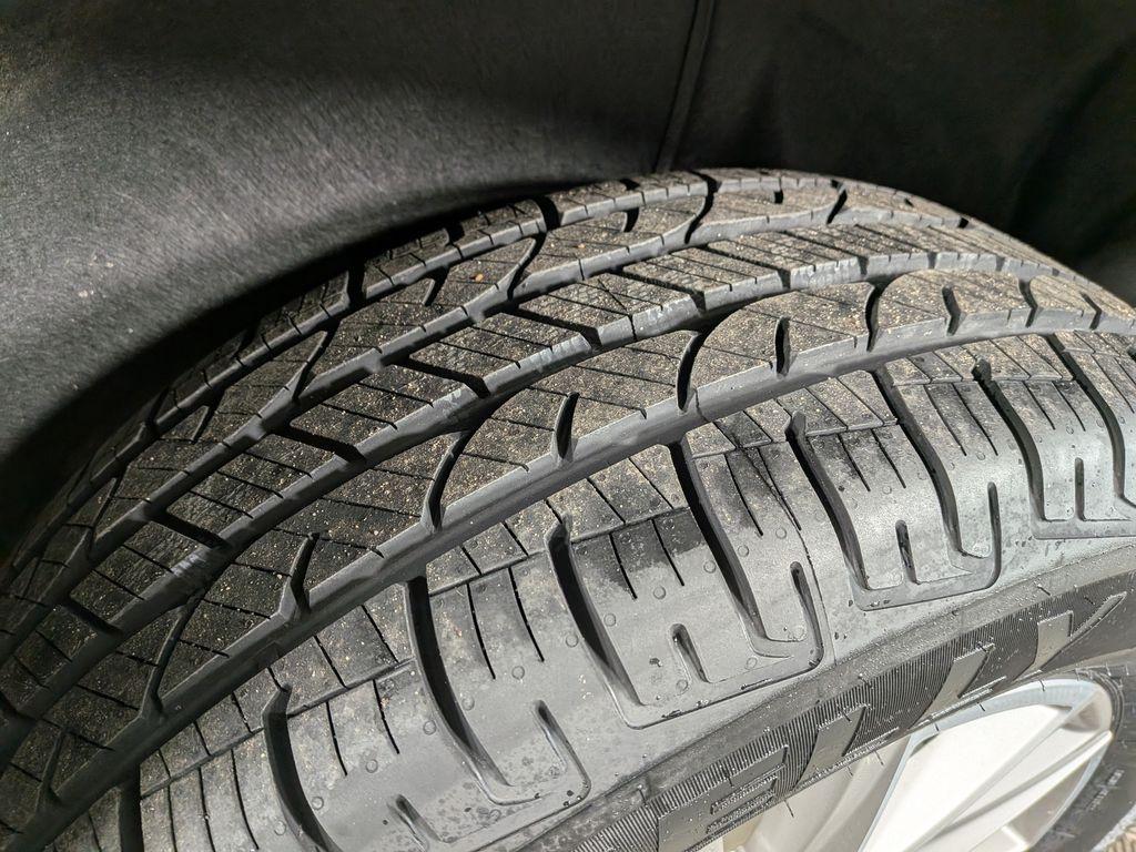 used 2022 Chevrolet Traverse car, priced at $22,488