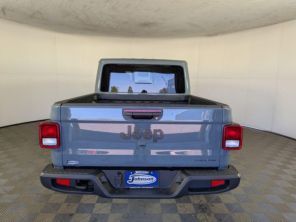 new 2026 Jeep Gladiator car, priced at $43,616