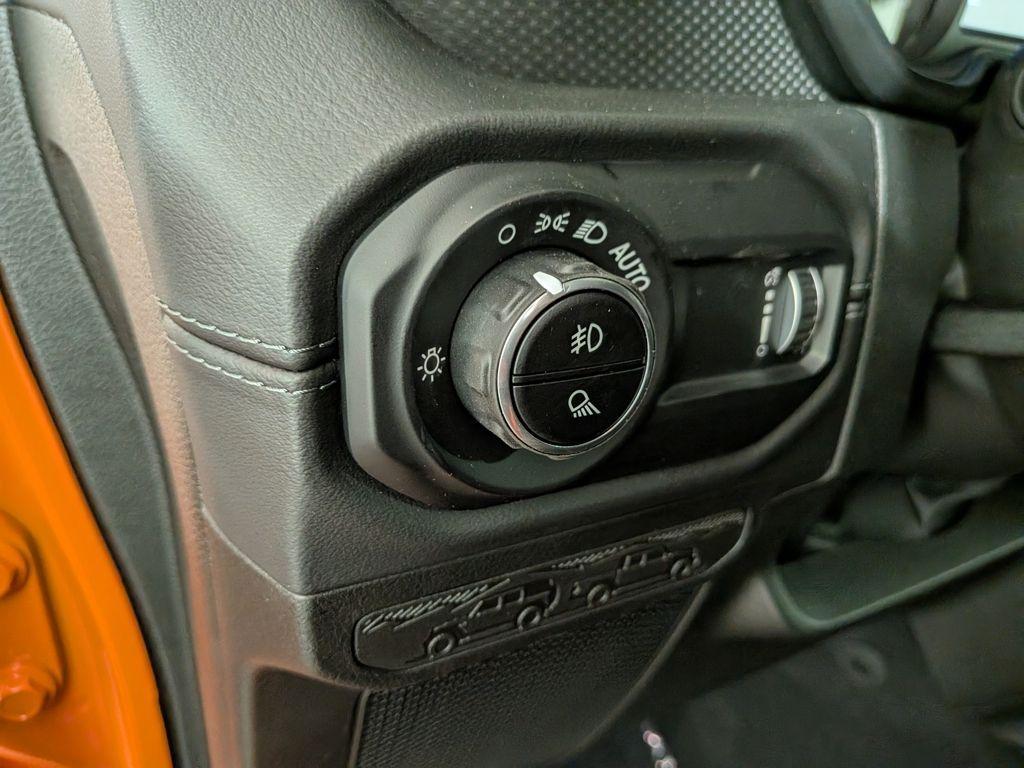 new 2025 Jeep Gladiator car, priced at $49,993