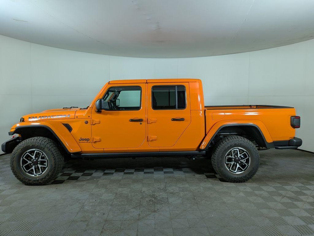 new 2025 Jeep Gladiator car, priced at $49,993