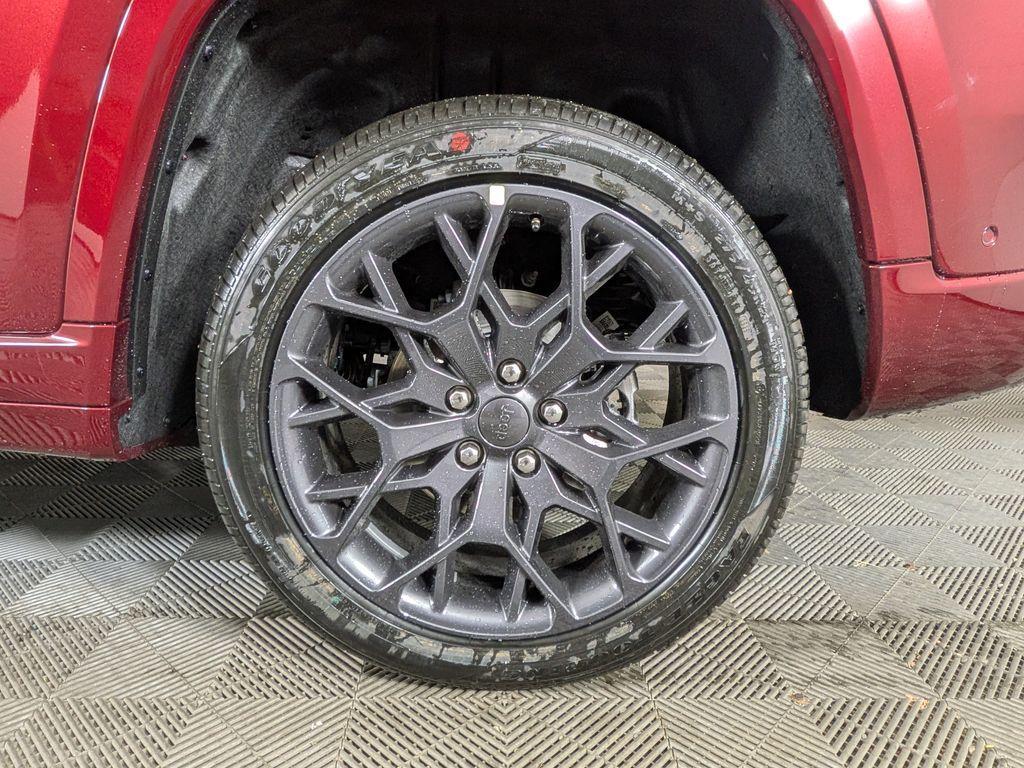 new 2026 Jeep Grand Cherokee car, priced at $61,829