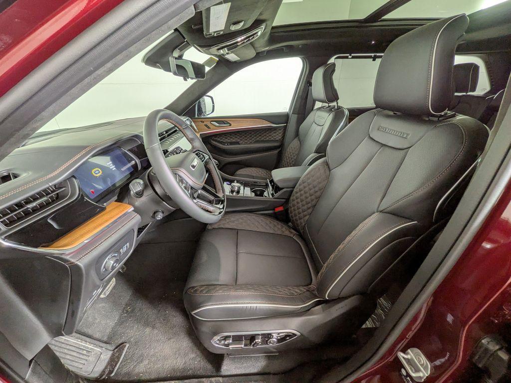 new 2026 Jeep Grand Cherokee car, priced at $61,829