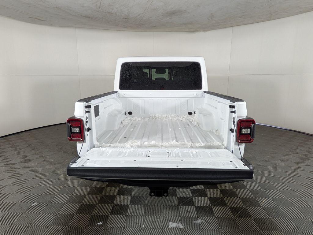 new 2026 Jeep Gladiator car, priced at $52,827