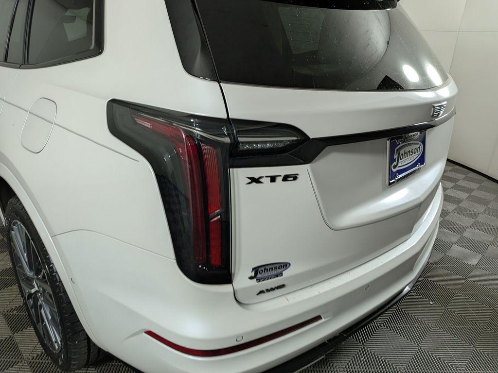 used 2023 Cadillac XT6 car, priced at $37,903