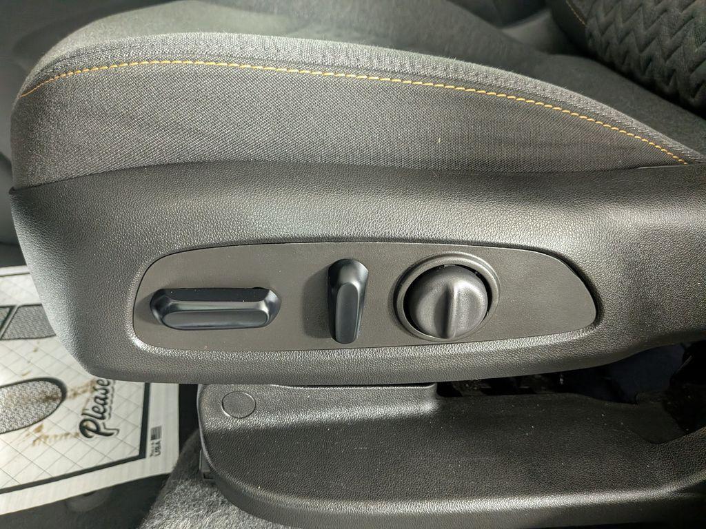 used 2023 Chevrolet Equinox car, priced at $21,488