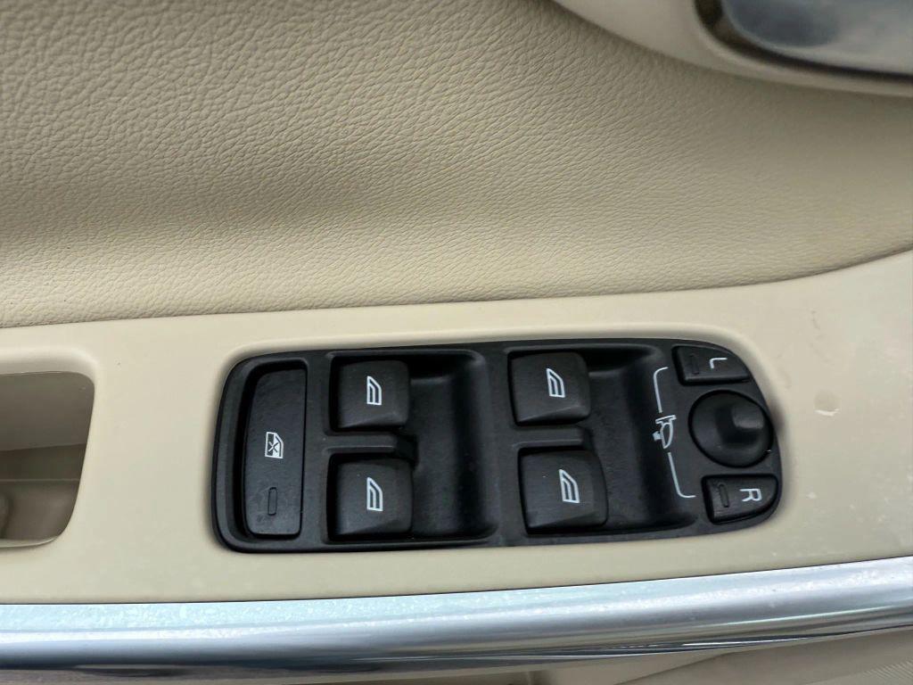 used 2016 Volvo XC60 car, priced at $13,495