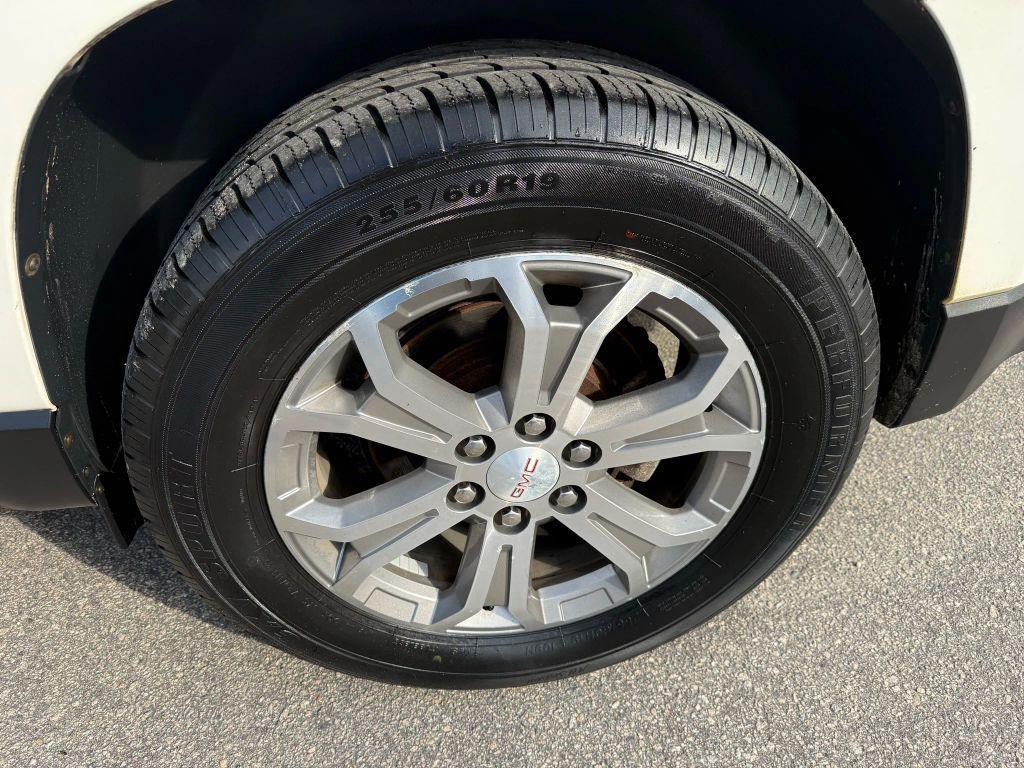 used 2015 GMC Acadia car, priced at $9,495