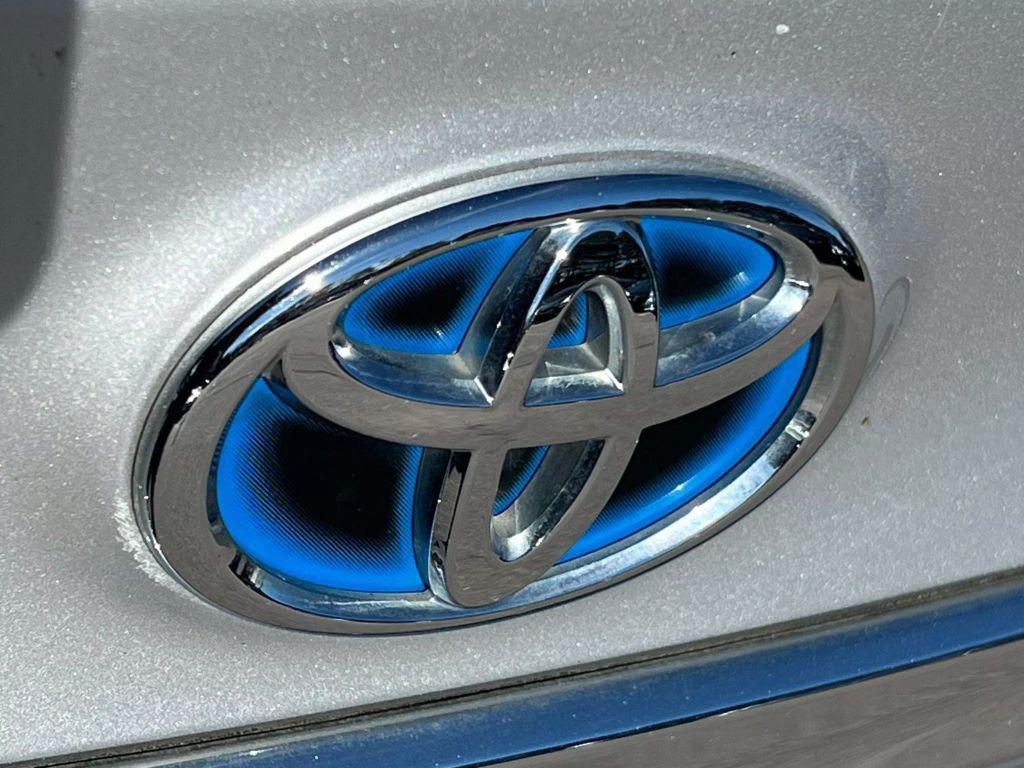 used 2014 Toyota Avalon Hybrid car, priced at $10,499