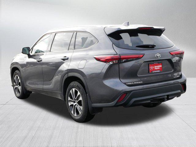 used 2021 Toyota Highlander car, priced at $24,995