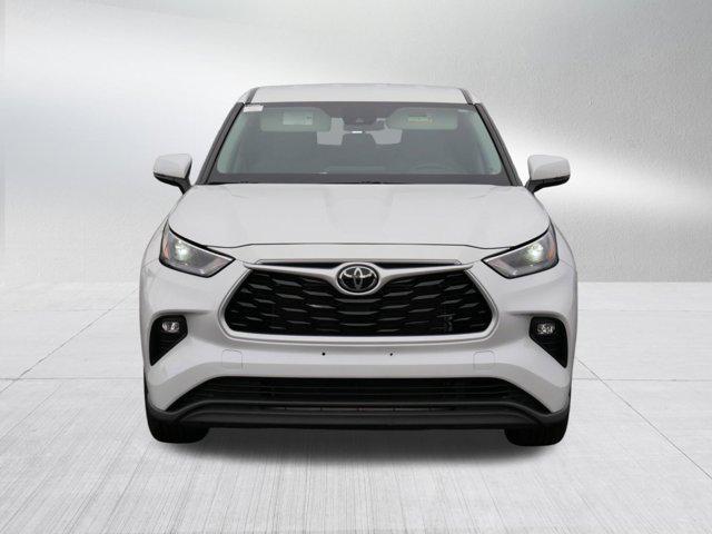 used 2022 Toyota Highlander car, priced at $32,144