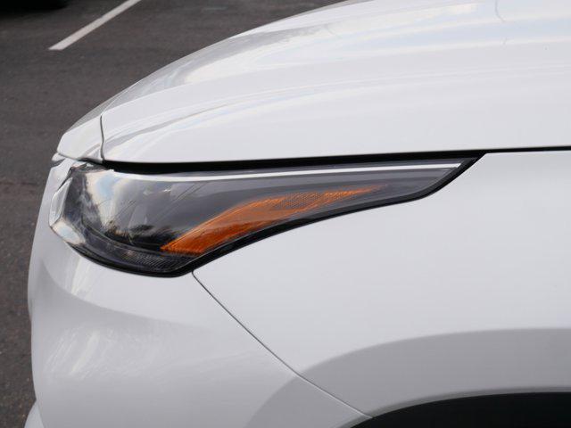 used 2022 Toyota Highlander car, priced at $32,144