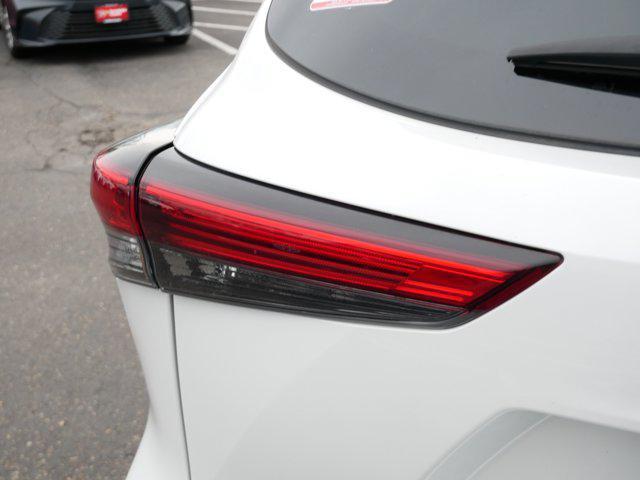 used 2022 Toyota Highlander car, priced at $32,144