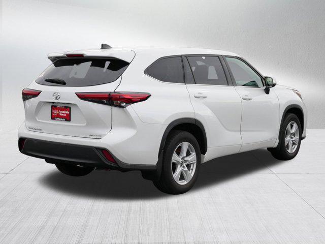 used 2022 Toyota Highlander car, priced at $32,144