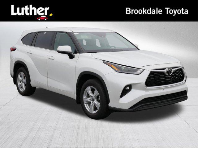 used 2022 Toyota Highlander car, priced at $32,144