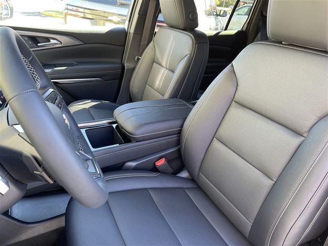 new 2026 Chevrolet Traverse car, priced at $40,435