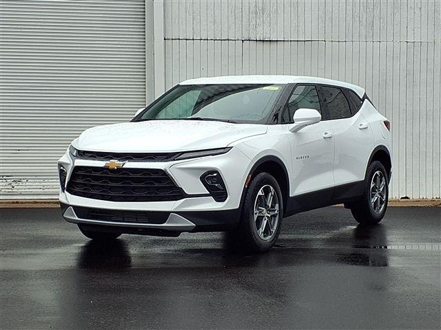 new 2026 Chevrolet Blazer car, priced at $33,708
